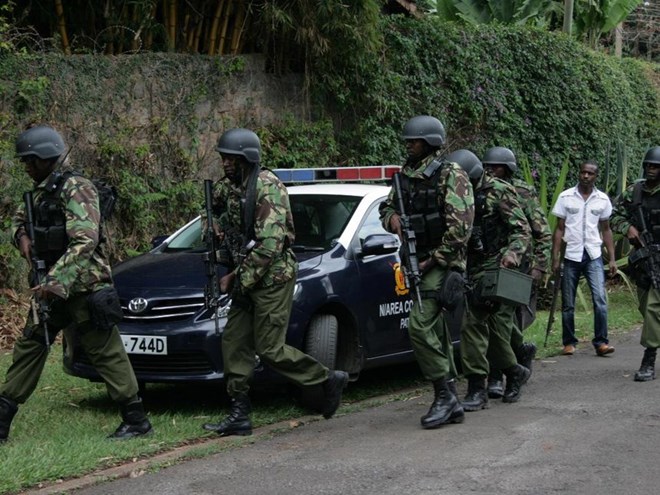 Recce squad arrives at a home in Lavington after suspected robbers took refuge in the house./FILE